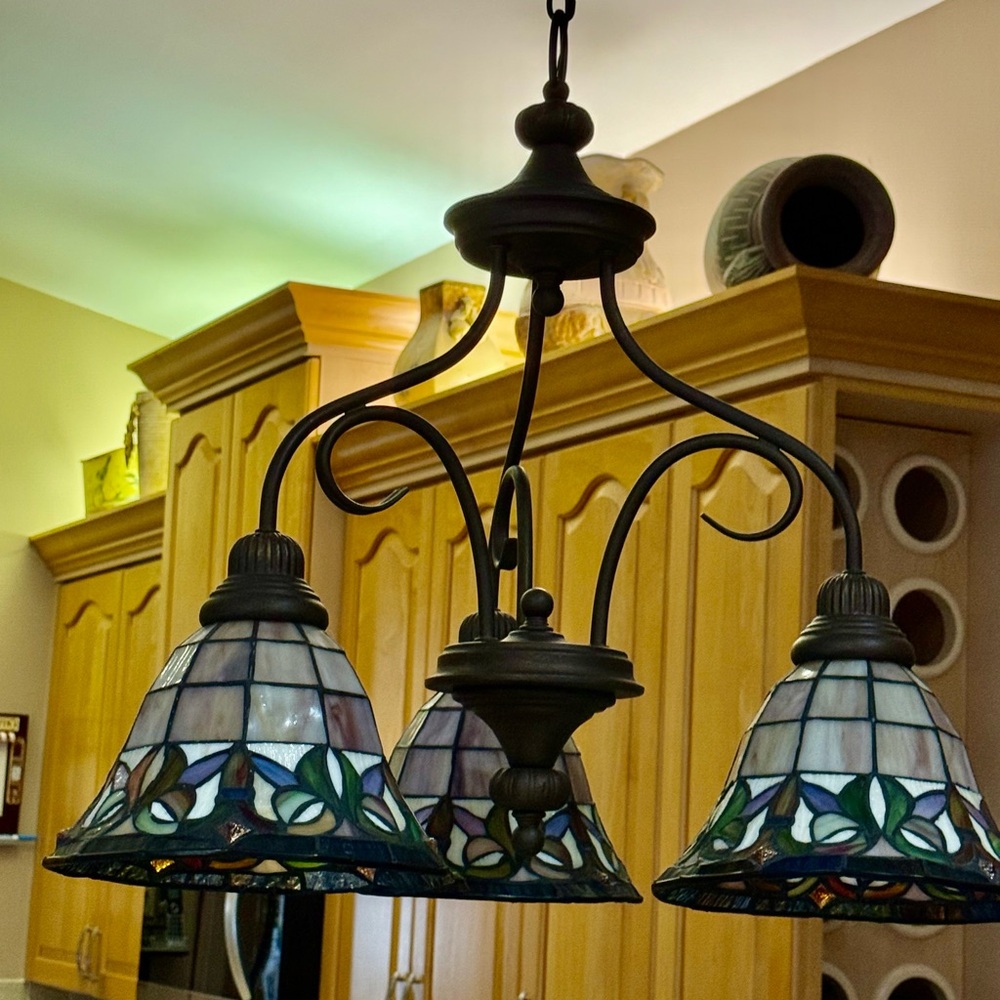 Vintage Tiffany Style Pendant Light
